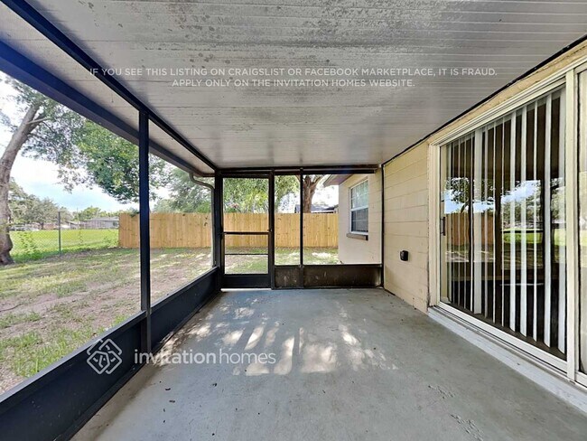 Building Photo - 419 Forest Oak Dr