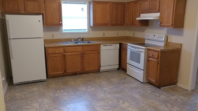 Building Photo - 489 Penny Ln