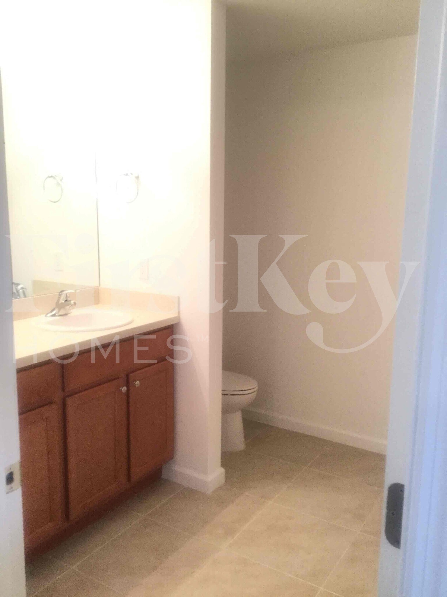 Building Photo - 146 SW Milburn Cir