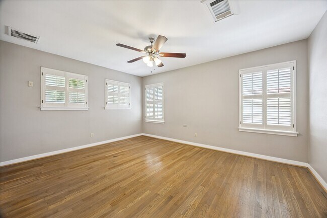 Building Photo - 3630 Latma Dr