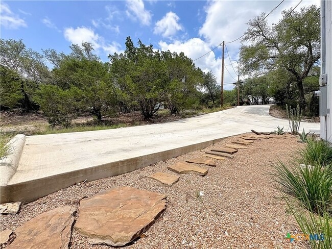 Building Photo - 1200 Willow Dr