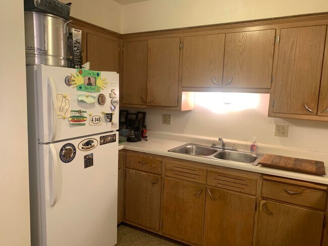 Building Photo - 3536 S 77th St