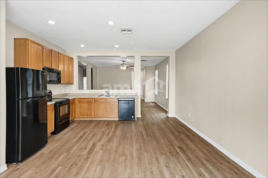 Building Photo - 8280 W Redshank Dr