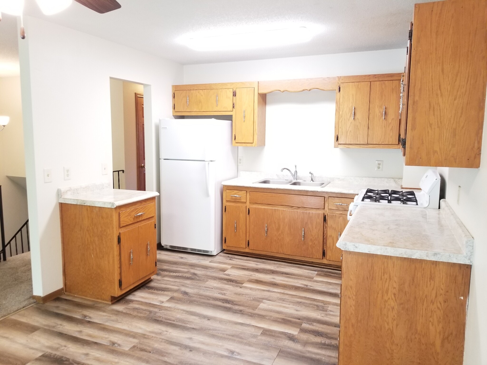 Building Photo - 220 Leighton Dr