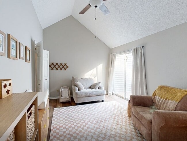 Building Photo - 18024 Whispering Gables Ln