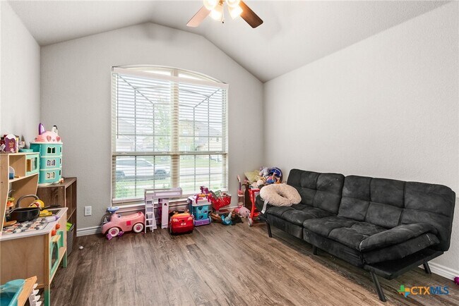Building Photo - 907 Mclaury Cove