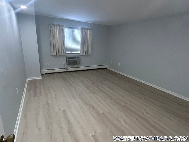 Building Photo - 131 Coolidge Ave