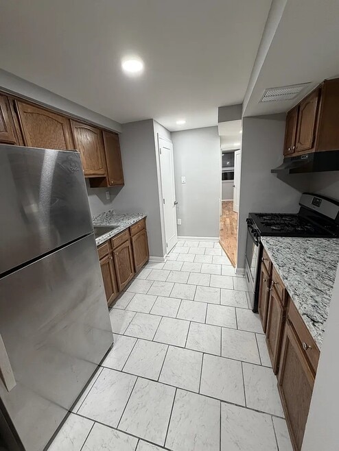 Building Photo - 7057 Cresheim Rd