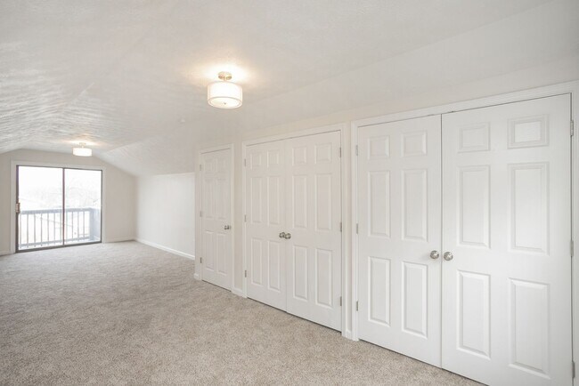 Building Photo - 301 Lutie St