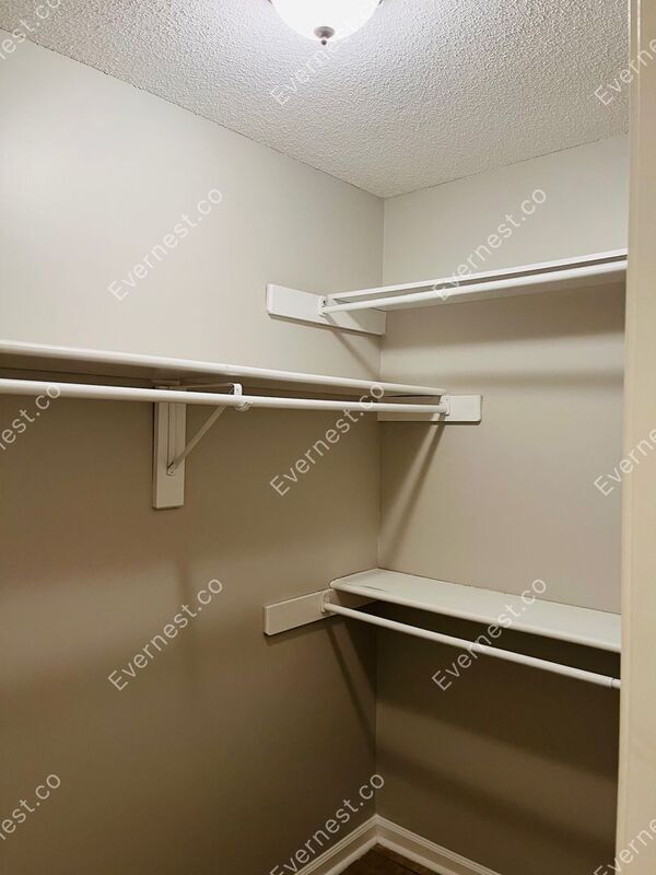 Building Photo - 7091 Hampton Dr