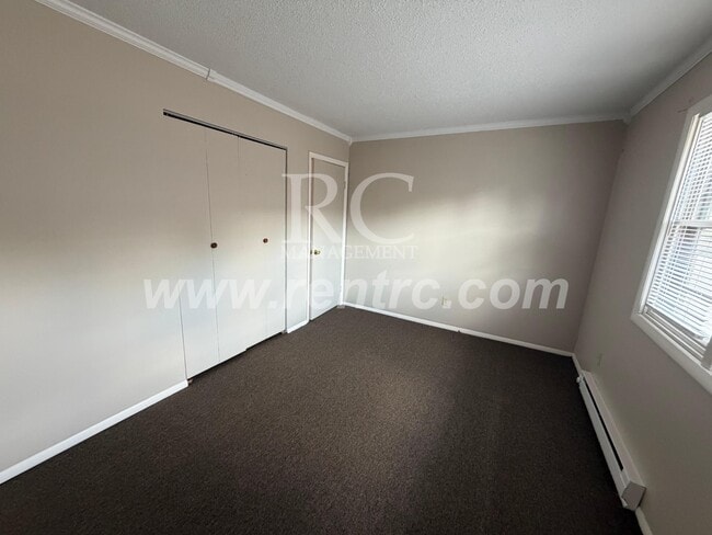 Building Photo - 300 Vaught St