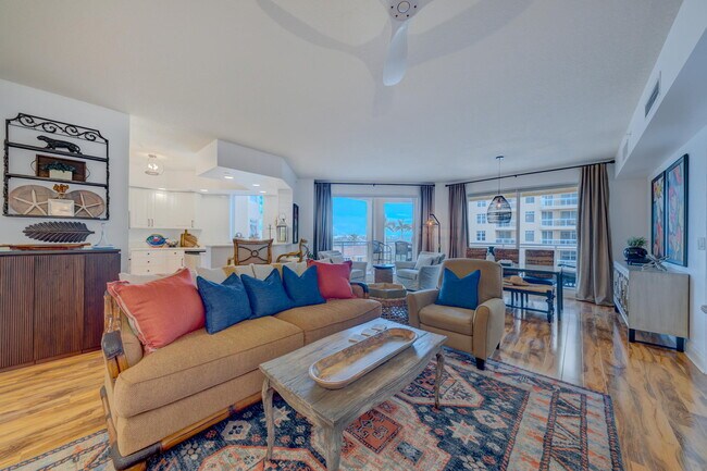 Building Photo - 521 Mandalay Ave