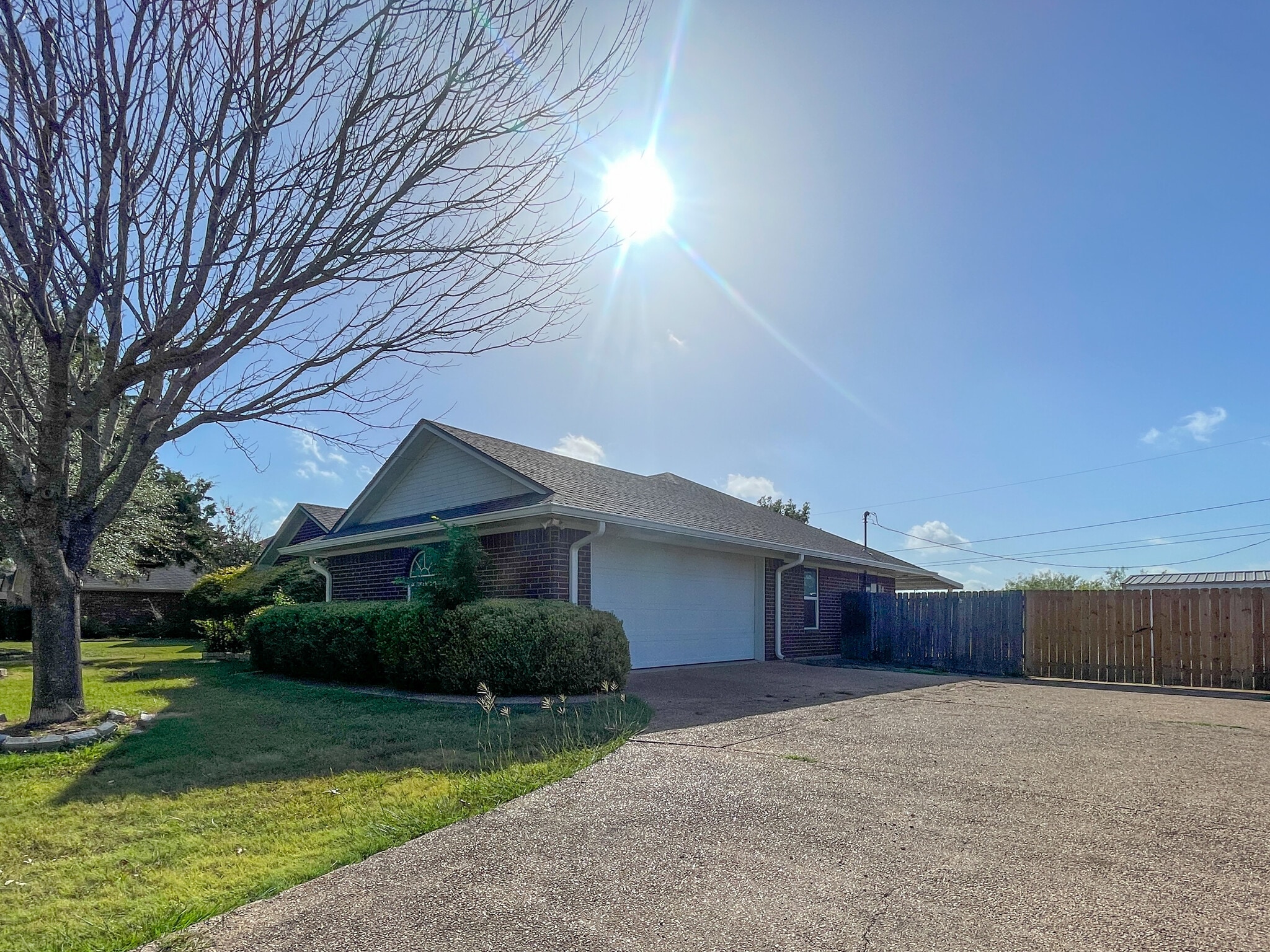 Building Photo - 14308 Chisolm Dr