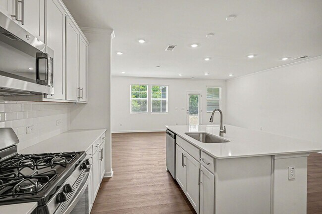 Building Photo - Brand-New Townhome Living in Raleigh!