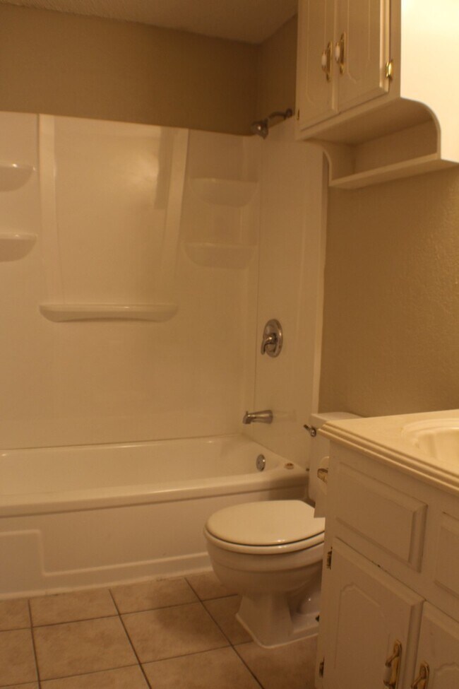 Building Photo - Sapulpa Duplexes-1819-21