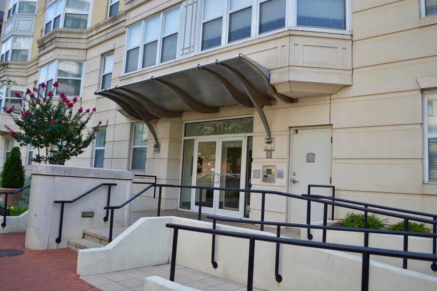 Building Photo - 1111 11th St NW