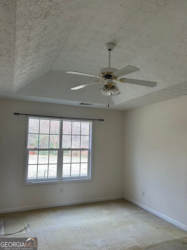 Building Photo - 20 Shenandoah Dr