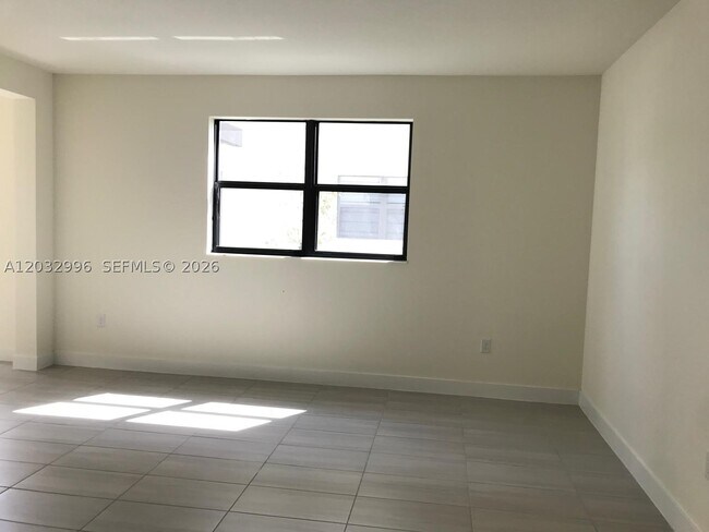 Building Photo - 8102 NW 105th Ct