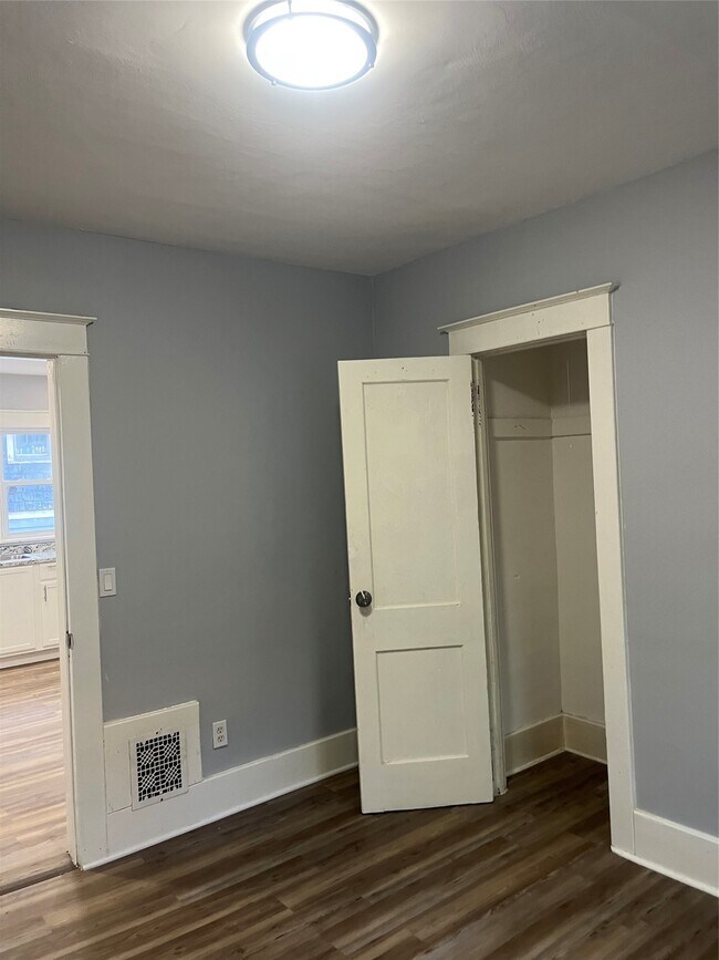 Building Photo - 36 Frederick St