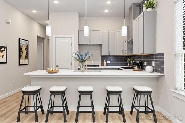 Building Photo - 240 Shadow Oak Dr