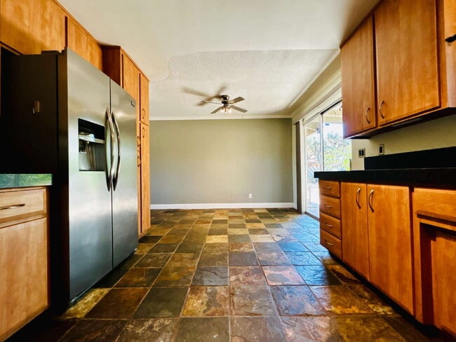 Building Photo - Spacious 2 bd, 2 ba with attached finished garage
