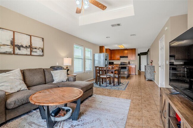 Building Photo - 8925 China Rose Dr