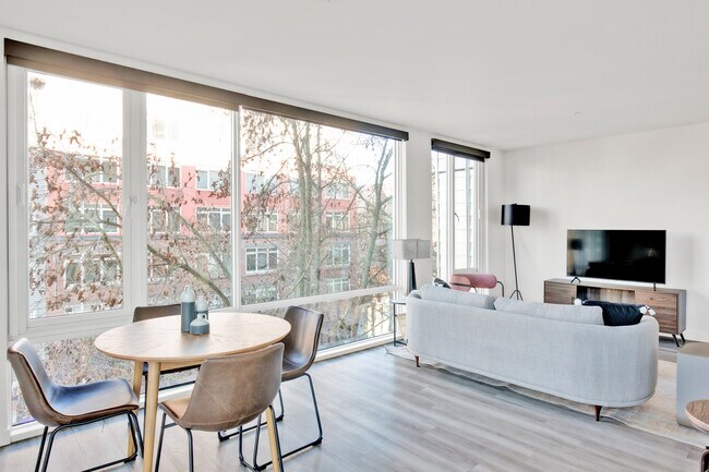 Building Photo - 1530 Belmont Ave