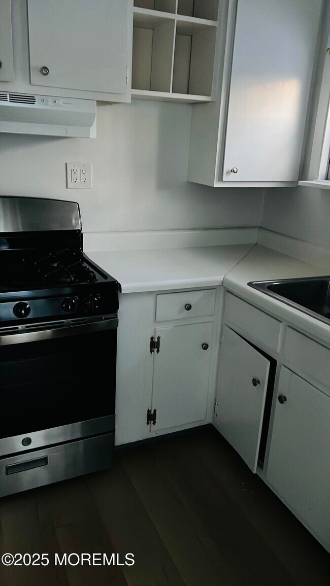 Building Photo - 439 Mantoloking Rd