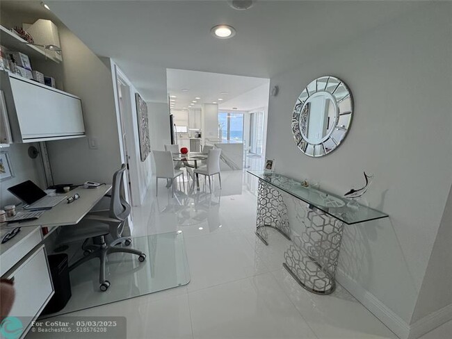 Building Photo - 1010 S Ocean Blvd
