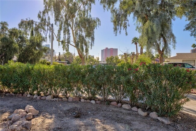 Building Photo - 1513 Bryn Mawr Ave