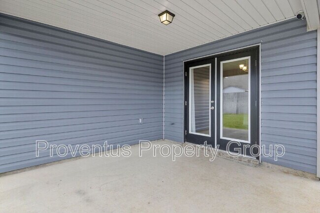 Building Photo - 2419 Privet Berry Dr