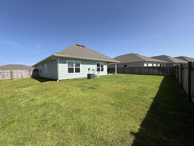Building Photo - 319 Gray Owl Dr