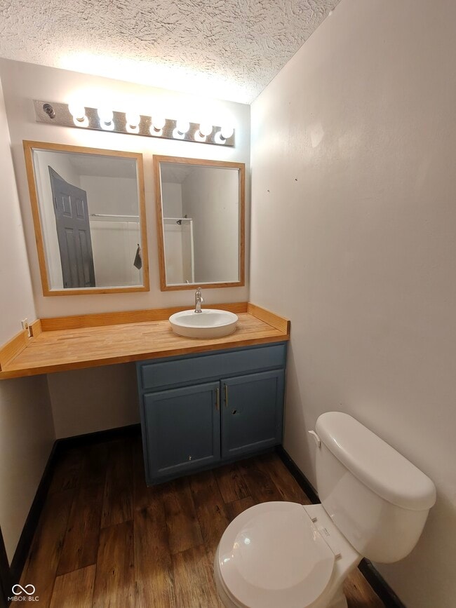 Building Photo - 5791 N Vinton Hills Dr