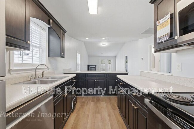 Building Photo - 1217 Longpoint Dr