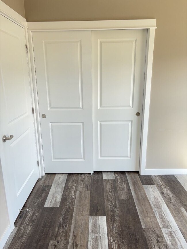 Building Photo - 2 Bedroom, 1 Bathroom at Samish Station Apartments!