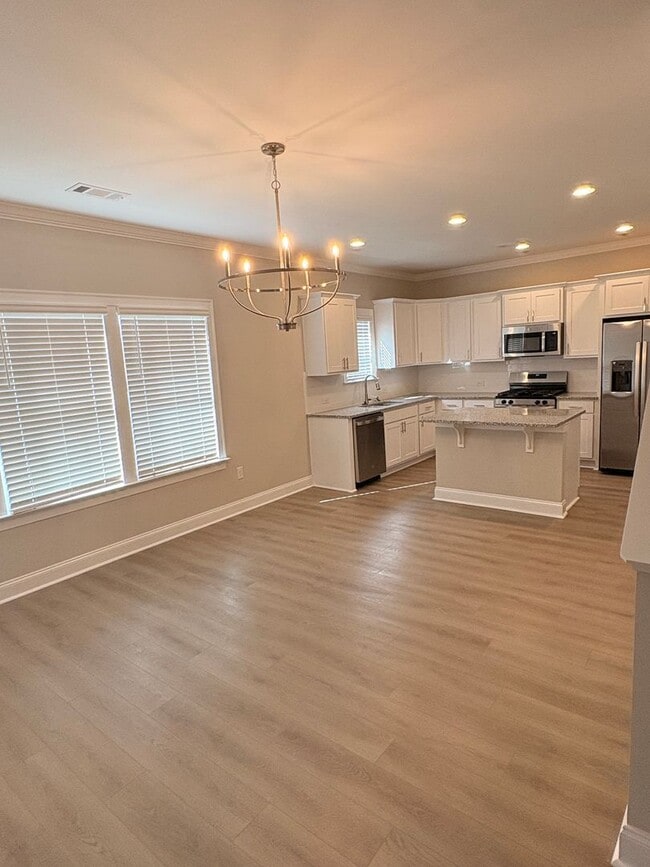 Building Photo - 108 Alva Ct