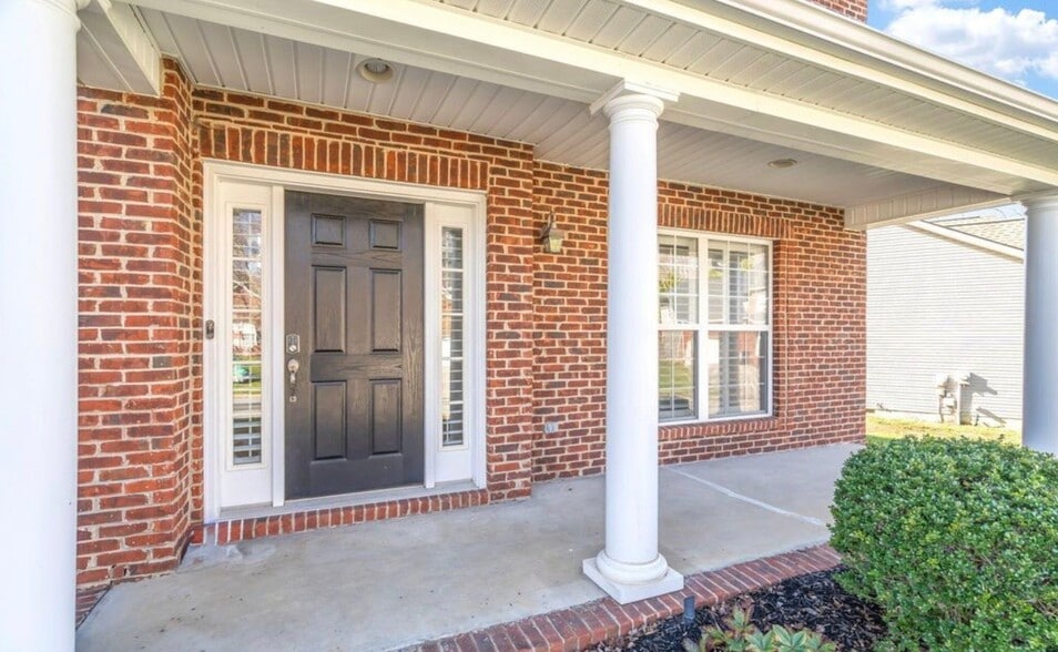 Building Photo - 2655 Berringer Station Ln