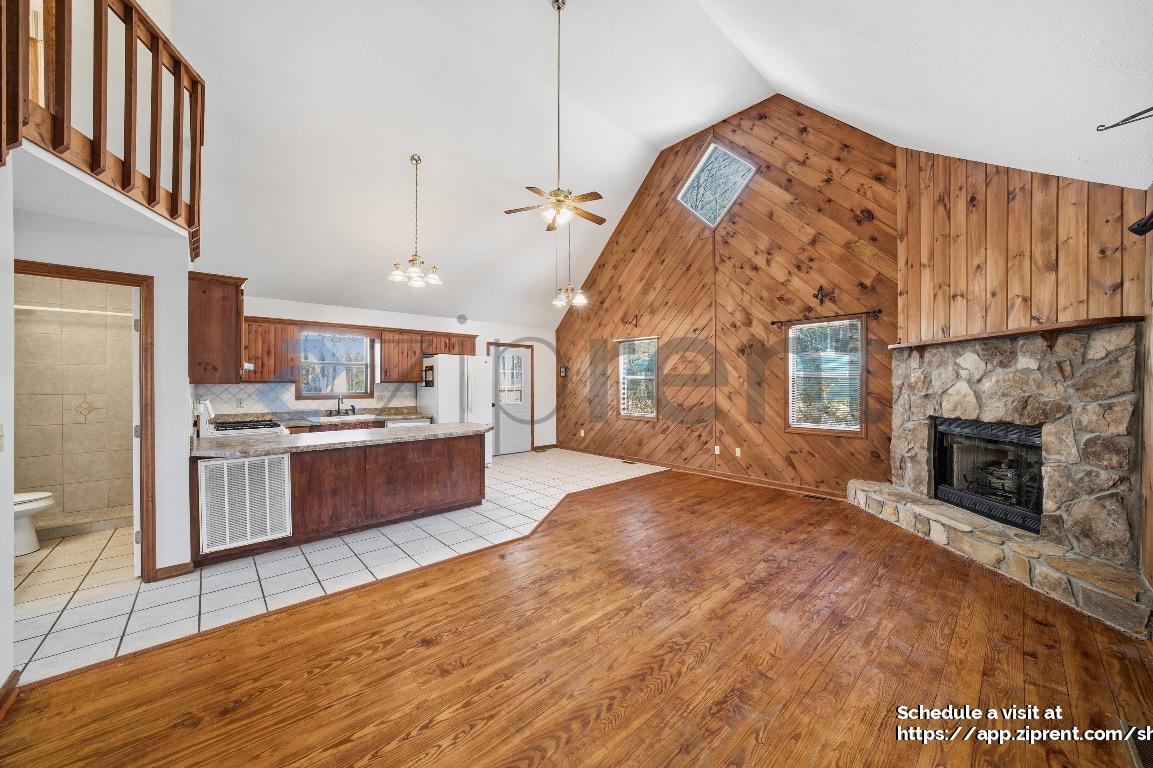 Building Photo - 103 Autumn Ln