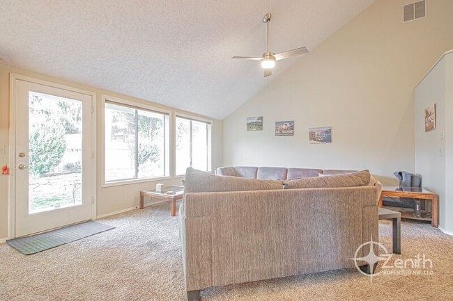 Building Photo - 12018 SE 17th St