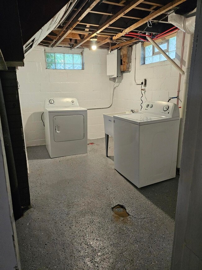 Building Photo - 20023 Santa Rosa Dr