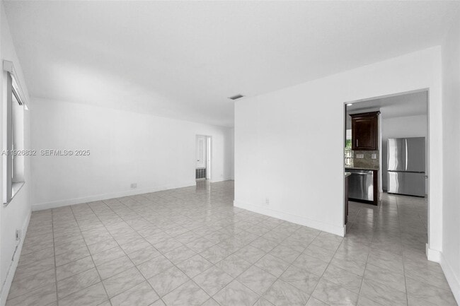 Building Photo - 3925 NW 19th Ave