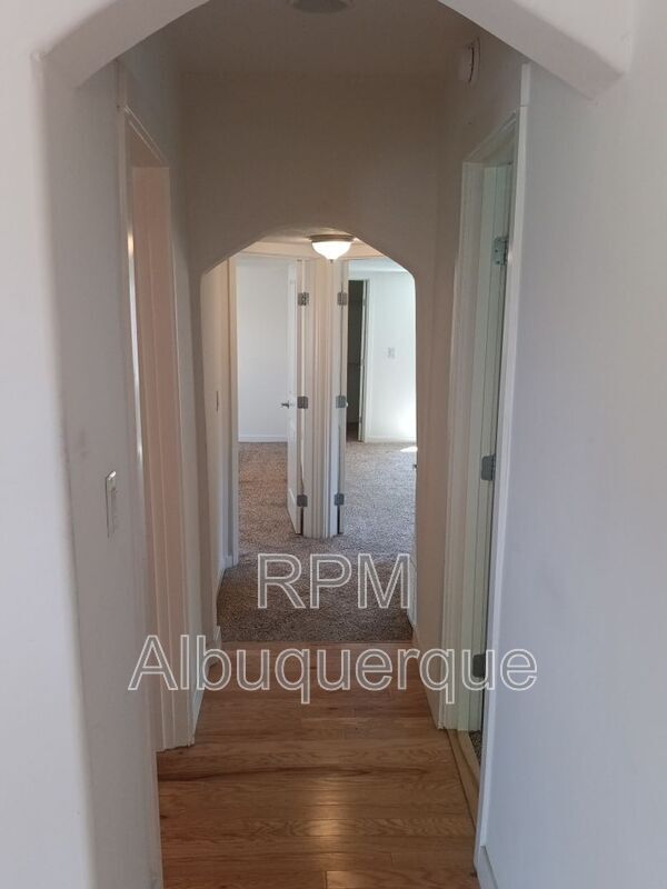 Building Photo - 504 San Clemente Ave NW