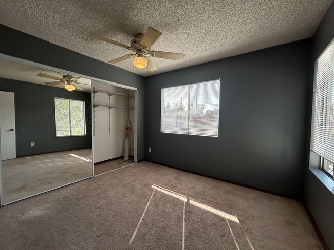 Building Photo - 5055 Pearblossom Dr