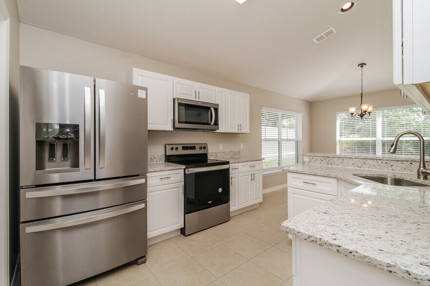 Building Photo - 25130 Ironwedge Dr