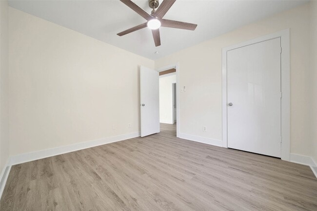 Building Photo - 5303 Bay Pines Dr