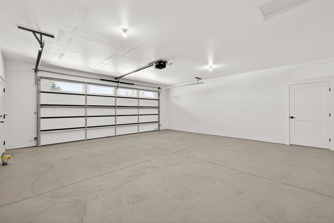 Building Photo - K551LI