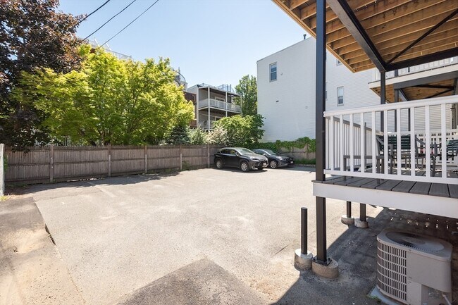 Building Photo - 34-36 H Street Unit 1L
