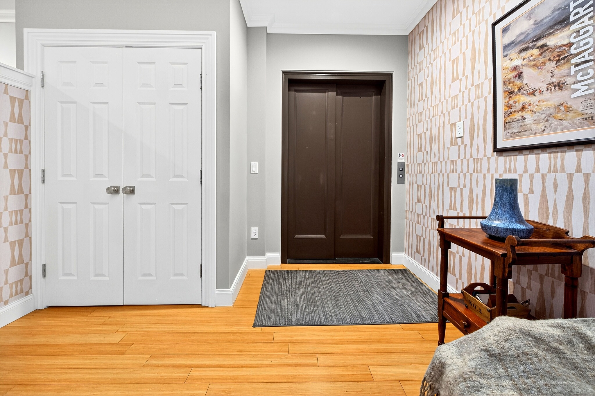 Building Photo - 325 S Salina St