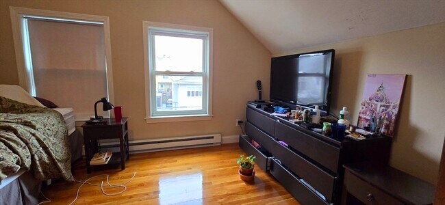 Building Photo - 58 Bristol Rd