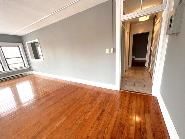 Building Photo - 2 Raymond Ave